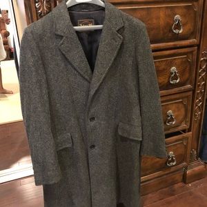 Men’s gray peacoat